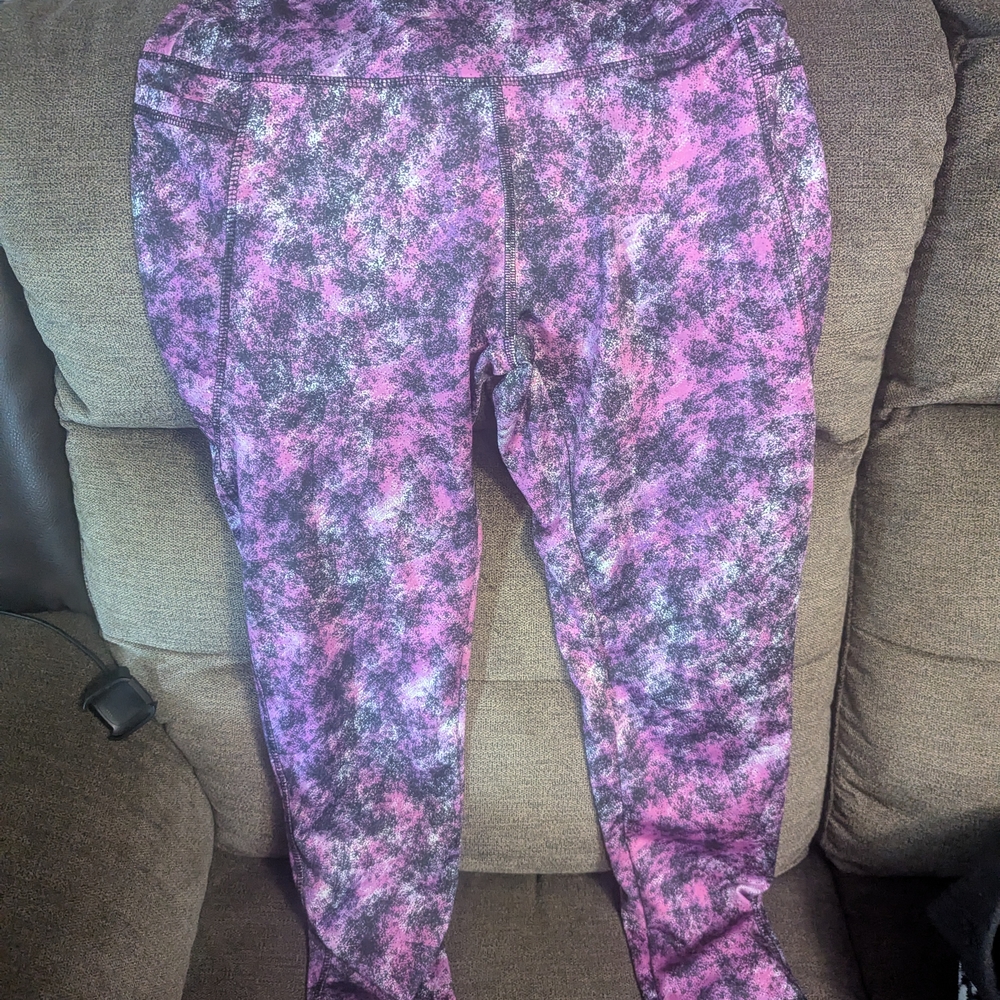 Daisy Fuentes Pink and Black Patterned Leggings